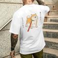 負けられない戦い 柴犬 わんちゃん 犬好き 柴犬好き 愛犬家 散歩拒否犬 シュール おもしろ メンズTシャツ バックプリント 彼への贈り物