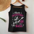 面白いギタリストの言葉 決して過小評価しない A Girl With A Bass レディースタンクトップ 面白い贈り物