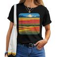 夏をテーマにしたカラフルな花畑 レディースTシャツ