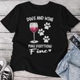 Dog And Wine Make Everything Fine Drinker Wine Puppy レディースTシャツ 面白い贈り物