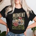 Moment Collector カメラマン カメラ メンズ レディース 写真 レディースTシャツ 彼女への贈り物