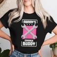Mommy Garage Buddy 車愛好家 メカニック 自動車修理 レディースTシャツ 彼女への贈り物