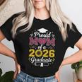 Proud Mom Of A 2026 卒業 シニア ひまわり ヒョウ ハート レディースTシャツ 彼女への贈り物