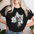 マグノリアの花と美しい猫 レディースTシャツ 彼女への贈り物