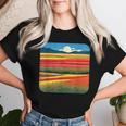 夏をテーマにしたカラフルな花畑 レディースTシャツ 彼女への贈り物