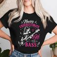 面白いギタリストの言葉 決して過小評価しない A Girl With A Bass レディースTシャツ 彼女への贈り物