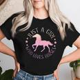 馬を愛するただの女の子乗馬のための面白い引用 レディースTシャツ 彼女への贈り物