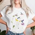 ハチドリと花のtシャツ レディースTシャツ 彼女への贈り物