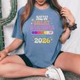 New Great Grandma Loading 2026 レトロ 妊娠 レディースオーバーサイズコンフォートTシャツ Blue Jean