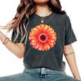 開花期のハンサムなガーベラの花 レディースオーバーサイズコンフォートTシャツ Pepper