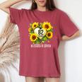 82歳 祝福された愛されたひまわりの花 ハート 82歳の誕生日 レディースオーバーサイズコンフォートTシャツ Crimson