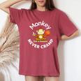 Monkey Never Cramp Eat A Banana Basketball レディースオーバーサイズコンフォートTシャツ Crimson