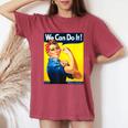 「We Can Do It」ポスター ロージー The Riveter Girl Power」 レディースオーバーサイズコンフォートTシャツ Crimson