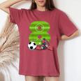 キッズ エイトバースデーサッカー 8歳の男の子 女の子 レディースオーバーサイズコンフォートTシャツ Crimson