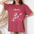 面白いギタリストの言葉 決して過小評価しない A Girl With A Bass レディースオーバーサイズコンフォートTシャツ Crimson