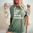 I Am Day Drunk Goodir Drinking Drunk ユーモア レディースオーバーサイズコンフォートTシャツ Moss