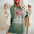 Hoops Never Underestimate A Girl Who Playing Basketball レディースオーバーサイズコンフォートTシャツ Moss