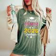 Proud Mom Of A 2026 卒業 シニア ひまわり ヒョウ ハート レディースオーバーサイズコンフォートTシャツ Moss