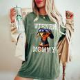 Wiener Mommyウィンナー・マミー ダックスフンド・ママ ダックスフンド・ママ 母の日 ダックスフンド レディースオーバーサイズコンフォートTシャツ Moss