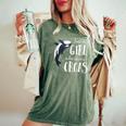 シャチが大好きな女の子 レディースオーバーサイズコンフォートTシャツ Moss