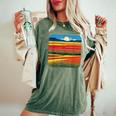 夏をテーマにしたカラフルな花畑 レディースオーバーサイズコンフォートTシャツ Moss