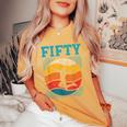 50歳の誕生日 レトロ バドミントン 50歳 男性 女性 レディースオーバーサイズコンフォートTシャツ Mustard