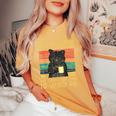 Coffee Because Murder Is Wrong ファニーブラックキャット ビンテージ レディースオーバーサイズコンフォートTシャツ Mustard
