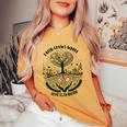 Faith Grows Where Love Is Planted キリスト教の言葉 レディースオーバーサイズコンフォートTシャツ Mustard