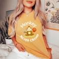 Monkey Never Cramp Eat A Banana Basketball レディースオーバーサイズコンフォートTシャツ Mustard