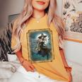 Pinup Girl 男性用 セクシーなハロウィーンの魔女 レディースオーバーサイズコンフォートTシャツ Mustard
