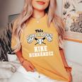 キケ・ヘルナンデス This Girl Loves Gameday レディースオーバーサイズコンフォートTシャツ Mustard