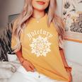 バック プリントを見る Idle Fury Mandala 白いマンダラ タトゥー アート レディースオーバーサイズコンフォートTシャツ Mustard