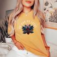 泥なし 蓮の花 禅 仏教 仏教 仏 ヨガ レディースオーバーサイズコンフォートTシャツ Mustard