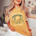 野の花と馬 ヴィンテージ 夕日 騎乗位 レディースオーバーサイズコンフォートTシャツ Mustard