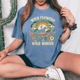 野の花と馬 ヴィンテージ 夕日 騎乗位 レディースオーバーサイズコンフォートTシャツ Blue Jean