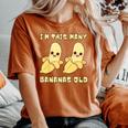 I'm This Many Bananas Old バナナ 2歳の誕生日 2歳 レディースオーバーサイズコンフォートTシャツ Yam