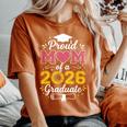 Proud Mom Of A 2026 卒業 シニア ひまわり ヒョウ ハート レディースオーバーサイズコンフォートTシャツ Yam
