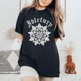 バック プリントを見る Idle Fury Mandala 白いマンダラ タトゥー アート レディースオーバーサイズコンフォートTシャツ Black