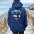 Promoted To Auntie 2026 First Time Aunt Est 2026 Aunty To Be レディース オーバーサイズ パーカー バックプリント Forest