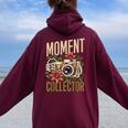 Moment Collector カメラマン カメラ メンズ レディース 写真 レディース オーバーサイズ パーカー バックプリント Maroon