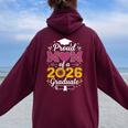 Proud Mom Of A 2026 卒業 シニア ひまわり ヒョウ ハート レディース オーバーサイズ パーカー バックプリント Maroon