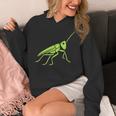 Grasshopper ミニマリストのバッタかわいい昆虫小さなバッタ パーカー