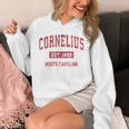 Cornelius North Carolina Nc ビンテージスポーツデザイン レッドデザイン パーカー