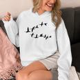 飛ぶ鳥の群れ 長袖tシャツ パーカー