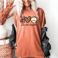 Peace Love Baseball Mom Leopard Print Cheetah Pattern Women's Comfort Colors T-Shirt Yam