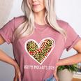Softball Baseball Mom Valentine Leopard Heart Mother's Day Women's Heather T-Shirt Heather Mauve