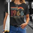 1966年1月生まれ 還暦祝い 60歳 誕生日 ヴィンテージ レトロ 1966 ギフト 男性 女性 Tシャツ 彼女への贈り物