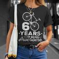 60 Years Of Being Awesome ロードバイク・サイクリングバイシクル Tシャツ 彼女への贈り物
