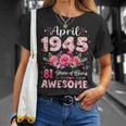 81歳 1945年4月 花柄 81歳 誕生日 男性 女性 Tシャツ 彼女への贈り物