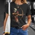 Indio Nativo Americano Jefe Flecha Arco Orgullo Nativo Americano Camiseta unisex Regalos para ella